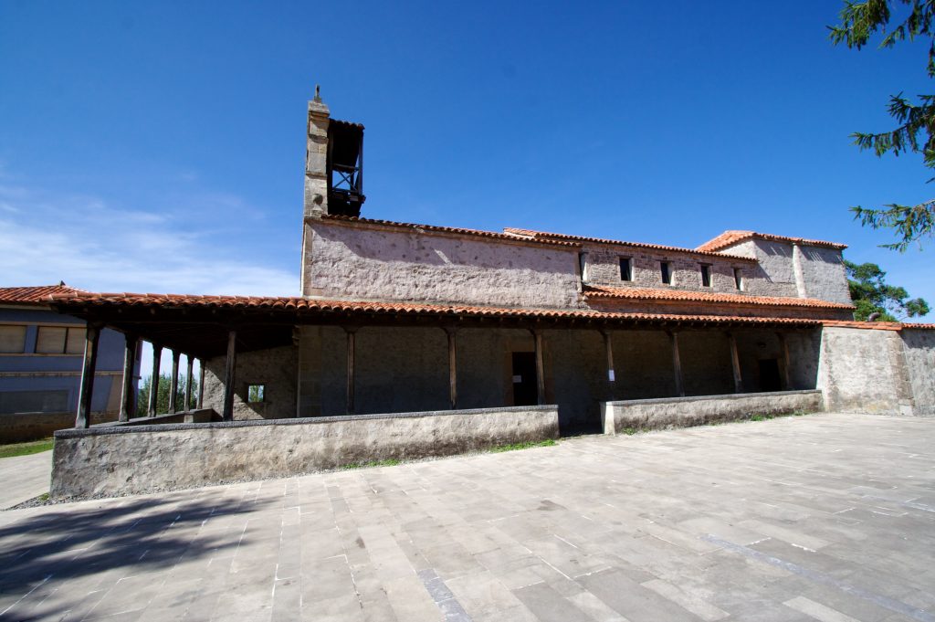Iglesia de Santiago de Gobiendes
