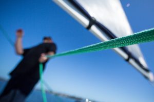 Lee más sobre el artículo ¿Cómo aprender a navegar con un curso de vela?