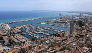 Lee más sobre el artículo Alquilar un coche en Alicante con Moovers – Las ventajas que no ofrecen otras compañías