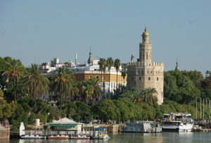 Lee más sobre el artículo La Torre del Oro de Sevilla, del pasado defensivo a ser un icono
