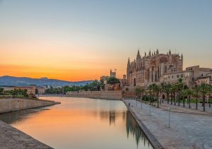 Lee más sobre el artículo La mejor época para viajar a Mallorca – Mallorca, un destino para todo el año