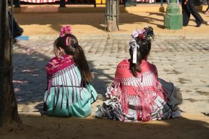 Lee más sobre el artículo ¿Por qué la Feria de Abril en Sevilla se vive con tanta intensidad?