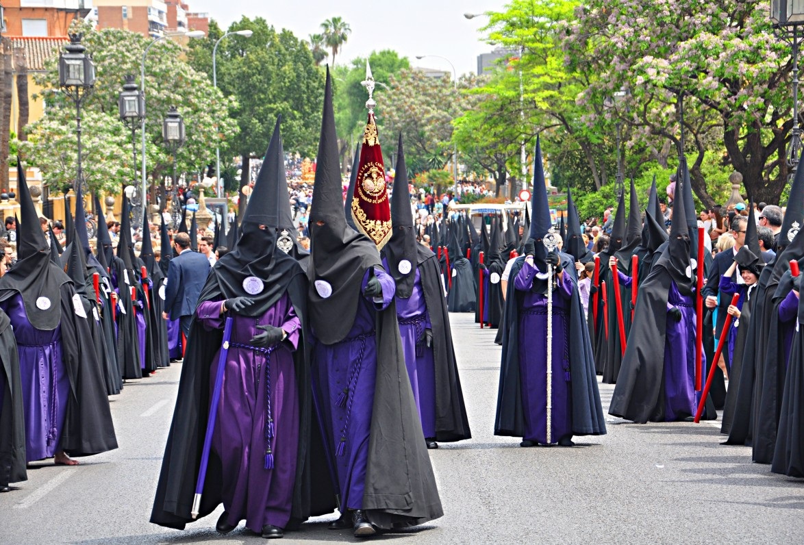 Lee más sobre el artículo Las mejores procesiones de Semana Santa de España que debes ver al menos una vez