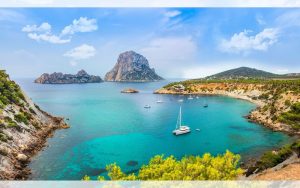 Lee más sobre el artículo ¿Qué hacer en Ibiza durante tus vacaciones? Planes dentro y fuera del resort